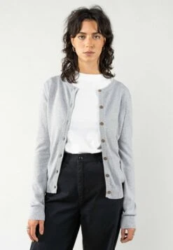 Mela Cardigan Aus Bio-Baumwolle - Grau-meliert 8 Mela Cardigan Aus Bio-Baumwolle - Grau-meliert -MELA Geschaft Bio Strickcardigan grey melange 1280x1280