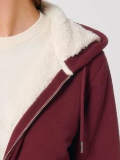 Gefütterte Unisex Kapuzenjacke Aus Bio-Baumwolle - Burgundy 18 Gefütterte Unisex Kapuzenjacke Aus Bio-Baumwolle - Burgundy -MELA Geschaft Detail Reissverschluss Sherpa Futter U956 244 1280x1280