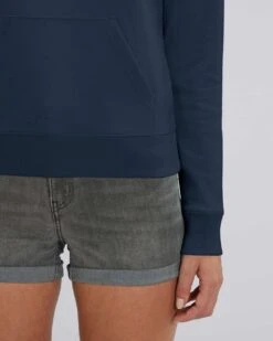Raglan-Hoodie Aus Bio-Baumwolle - French Navy 10 Raglan-Hoodie Aus Bio-Baumwolle - French Navy -MELA Geschaft Hooded Sweater Kaenguru Taschen Damen navyblau kurz fair trade 1280x1280