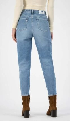 Mom Fit Jeans Mams Stretch - Old Stone -MELA Geschaft Mams Stretch old stone vegane Jeans Bio Baumwolle recycelte Baumwolle high waist locker geschnitten knoechelfrei nachhaltig oekofair 1280x1280