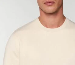 Unisex Sweatshirt Aus Bio-Baumwolle - Natural Raw -MELA Geschaft STSU823 054 natural raw Unisex Sweatshirt Detail Rundhalsausschnitt komfortabel biologisch 1280x1280