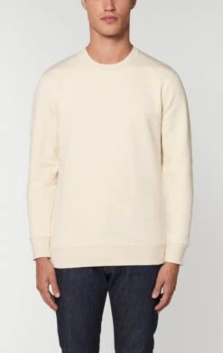 Unisex Sweatshirt Aus Bio-Baumwolle - Natural Raw -MELA Geschaft STSU823 054 natural raw Unisex Sweatshirt Maenner Model hochwertig recyceltes Polyester 1280x1280
