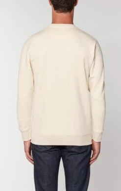 Unisex Sweatshirt Aus Bio-Baumwolle - Natural Raw -MELA Geschaft STSU823 054 natural raw Unisex Sweatshirt Maennermodel hinten normale Passform Oeko Fashion 1280x1280