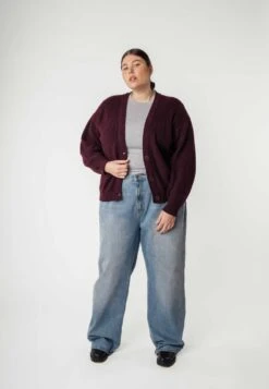 Mela Fairtrade Cardigan Neesha Aus Bio-Baumwolle - Rosine -MELA Geschaft Stylischer Cardigan Rippstrick vegan neesha rai 1280x1280