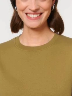 Unisex Sweatshirt Aus Bio-Baumwolle - Olive Oil -MELA Geschaft U823 072 09 Bio Baumwoll Sweater mit recyceltem Polyester nachhaltig und fair versandkostenfrei online 1280x1280