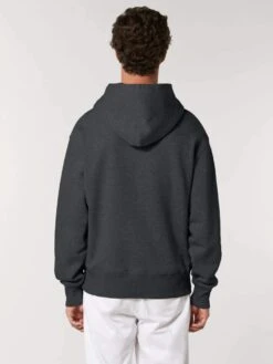 Oversized Unisex Hoodie Aus Bio-Baumwolle - Dark Heather Grey 11 Oversized Unisex Hoodie Aus Bio-Baumwolle - Dark Heather Grey -MELA Geschaft U856 651 nachhaltige Mode aus zertifizierter Bio Baumwolle mit rec Polyester Rueckansicht 1280x1280