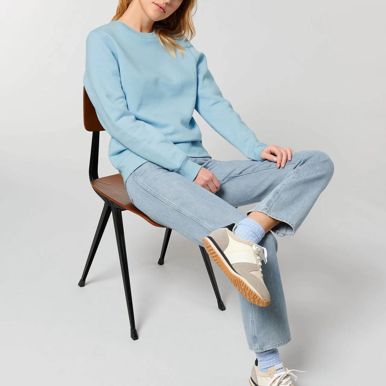 Unisex Sweatshirt Aus Bio-Baumwolle - Sky Blue 6 Unisex Sweatshirt Aus Bio-Baumwolle - Sky Blue – Bild 6