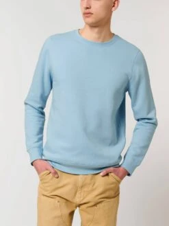 Unisex Sweatshirt Aus Bio-Baumwolle - Sky Blue 20 Unisex Sweatshirt Aus Bio-Baumwolle - Sky Blue -MELA Geschaft U868 232 veganes Unisex Sweatshirt lockere Passform aus nachhaltigem Materialmix hellblau 1280x1280