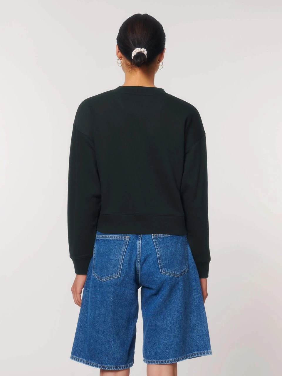Cropped Sweatshirt Aus Bio-Baumwolle - Black 6 Cropped Sweatshirt Aus Bio-Baumwolle - Black – Bild 6