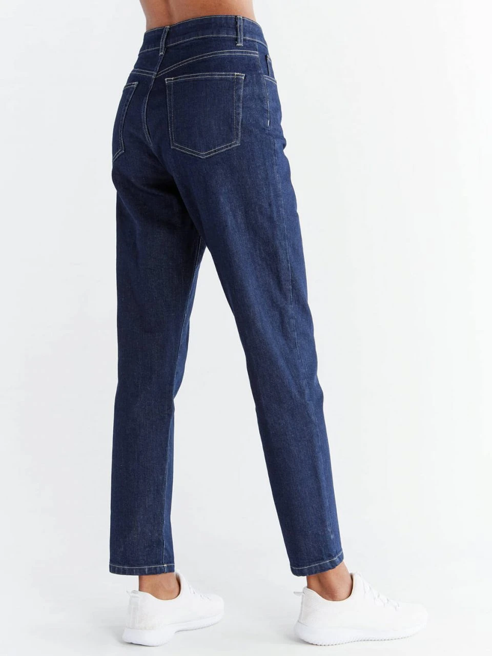 Mom Fit Jeans Aus Bio-Baumwolle - Dark Slate Blue 3 Mom Fit Jeans Aus Bio-Baumwolle - Dark Slate Blue – Bild 3