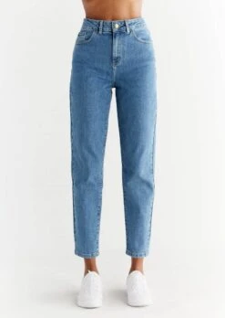 Mom Fit Jeans Aus Bio-Baumwolle - Day Sky Blue