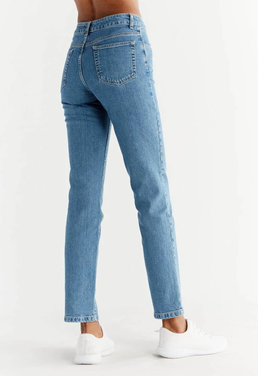 Straight Fit Jeans Aus Bio-Baumwolle - Day Sky Blue 3 Straight Fit Jeans Aus Bio-Baumwolle - Day Sky Blue – Bild 3