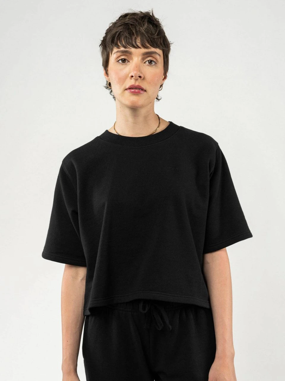 Mela Fairtrade Kurzarm Sweatshirt Deepali Aus Bio-Baumwolle - Schwarz 2 Mela Fairtrade Kurzarm Sweatshirt Deepali Aus Bio-Baumwolle - Schwarz – Bild 2