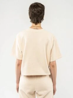 Mela Fairtrade Kurzarm Sweatshirt Deepali Aus Bio-Baumwolle - Oat -MELA Geschaft deepali oat 03 Rueckansicht heavyweight oversized T Shirt fuer Frauen beige mit Rundhalsausschnitt aus reiner Bio Baumwolle fair Fashion 1280x1280