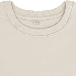 Unisex Sweatshirt Aus Biobaumwolle - Sand -MELA Geschaft halsausschnitt detail sandfarbener pullover EP62 SA neck 1280x1280