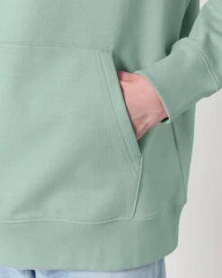 Iconic Hoodie Aus Bio-Baumwolle - Aloe -MELA Geschaft hoodie unisex damen herren hellgruen bauchtasche tasche aufgesetzt bio baumwolle faire herstellung U177 089 1280x1280