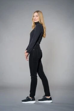 Sve:nja Corduroy - Cordhose Aus Bio-Baumwolle - Black -MELA Geschaft kordhose schwarz gots feuervogl Svenja cord 099 1280x1280