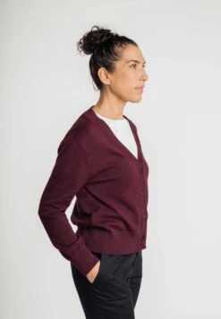 Mela Fairtrade V-Neck Cardigan Surina Aus Bio-Baumwolle - Rosine -MELA Geschaft nachhaltig fair vegan MELA 152 304 rai 1280x1280