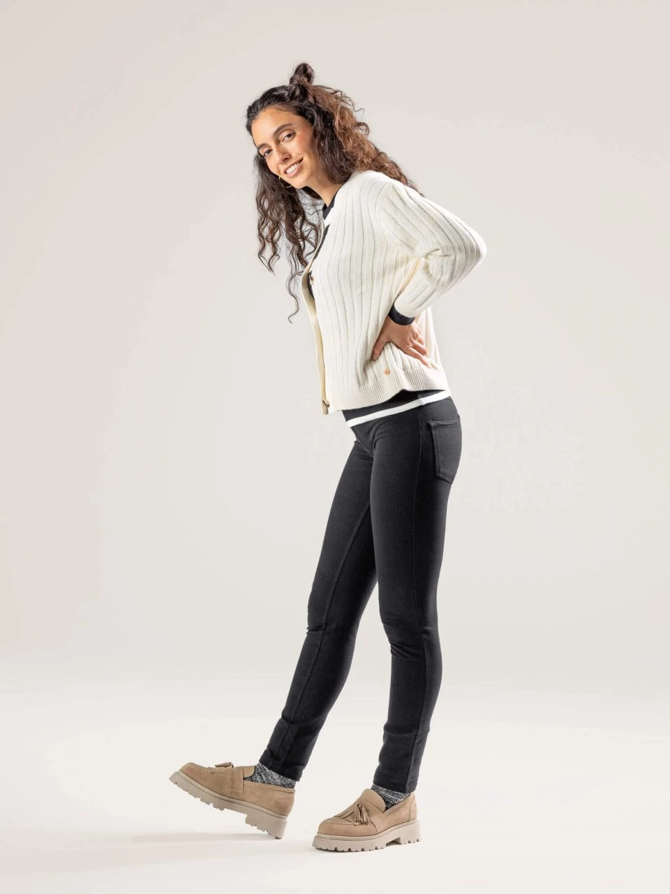 Strickjacke Aus Bio-Baumwolle Und Bio-Wolle - Cream 6 Strickjacke Aus Bio-Baumwolle Und Bio-Wolle - Cream – Bild 6