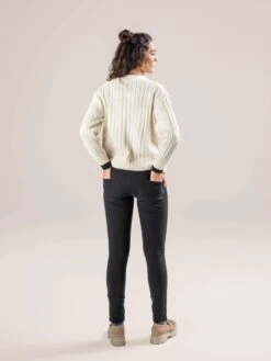 Strickjacke Aus Bio-Baumwolle Und Bio-Wolle - Cream 13 Strickjacke Aus Bio-Baumwolle Und Bio-Wolle - Cream -MELA Geschaft rueckansicht loose fit cardigan pirala living crafts 62828 265 1280x1280