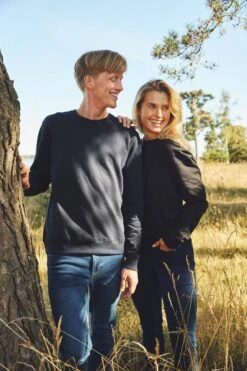 Neutral Workwear Sweatshirt Mit Fairtrade Bio-Baumwolle - Schwarz -MELA Geschaft unisex workwear sweatshirt fairtrade cotton schwarz navy 69301 black 69301 navy 1280x1280