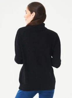 Strickpullover Mit Rollkragen Aus Bio-Baumwolle - Black 7 Strickpullover Mit Rollkragen Aus Bio-Baumwolle - Black -MELA Geschaft w casual 040 black oekofairer Strickpullover mit Rollkragen aus reiner Bio Baumwolle vegan fair fashion schwarz 1280x1280